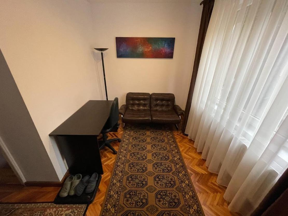Crisan 40 Casa Muntean 100Mp 3Camere 3Paturi 1 Canapea 2 Dormitoare Parcare Timisoara Esterno foto